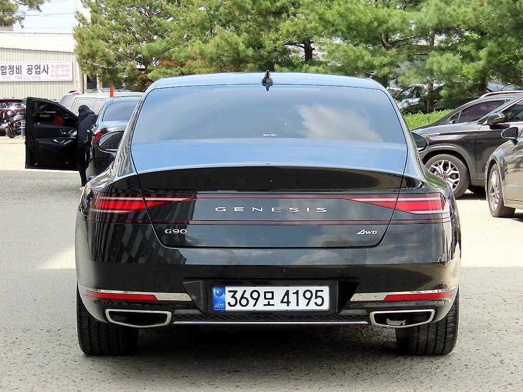 Genesis G90 - Vista 4