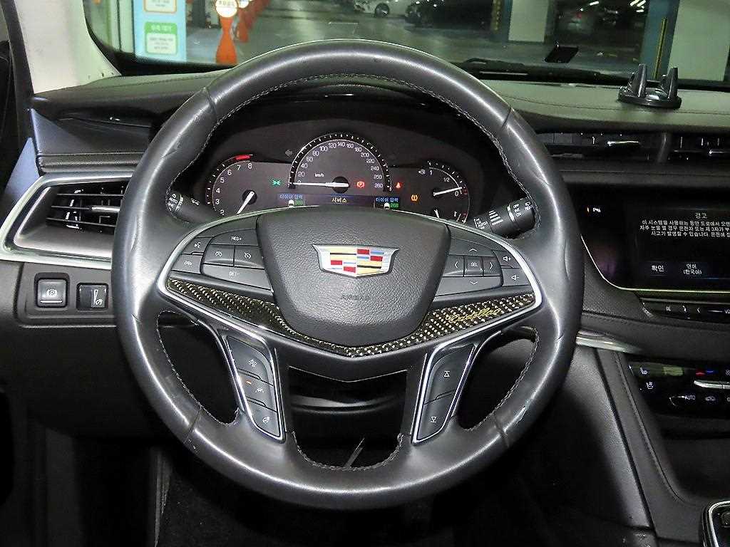 Cadillac XT5 - Vista 8