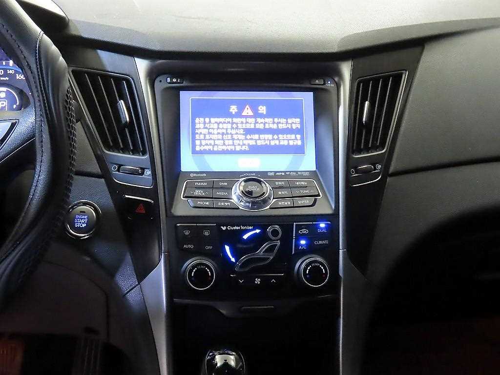 HYUNDAI Sonata - Vista 11