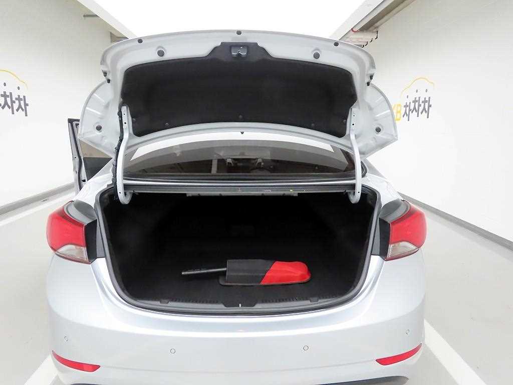 HYUNDAI Avante 2016 - Importación desde Corea - HF Imports Iquique - Foto 16