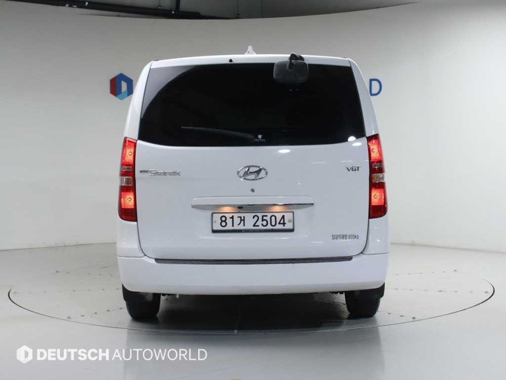 HYUNDAI Starex - Vista 4