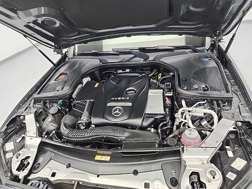 Mercedes Benz E class - Vista 5