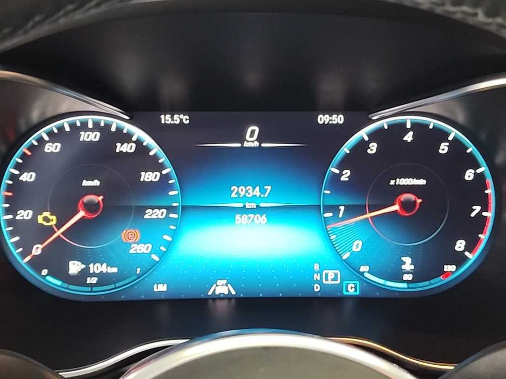 Mercedes Benz GLC Class - Vista 6