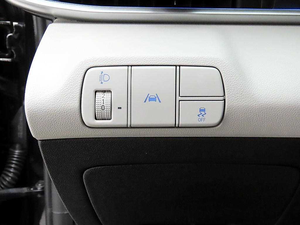 HYUNDAI Avante - Vista 12