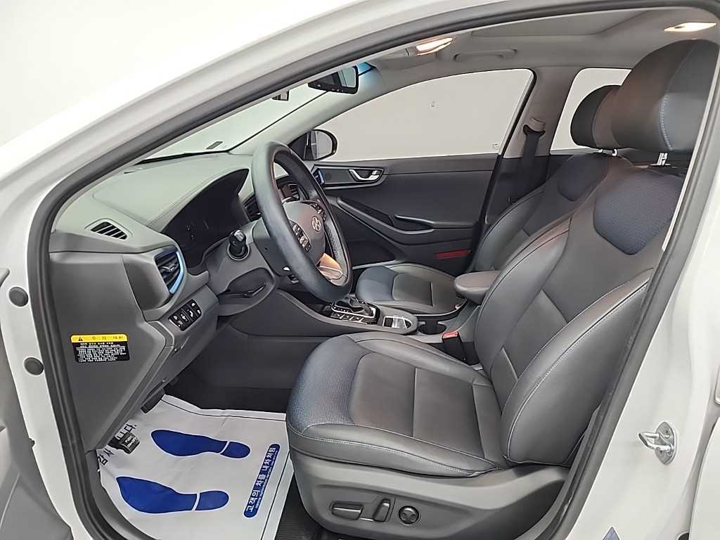 HYUNDAI Ioniq - Vista 11