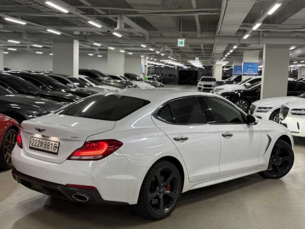 Genesis G70 - Vista 6
