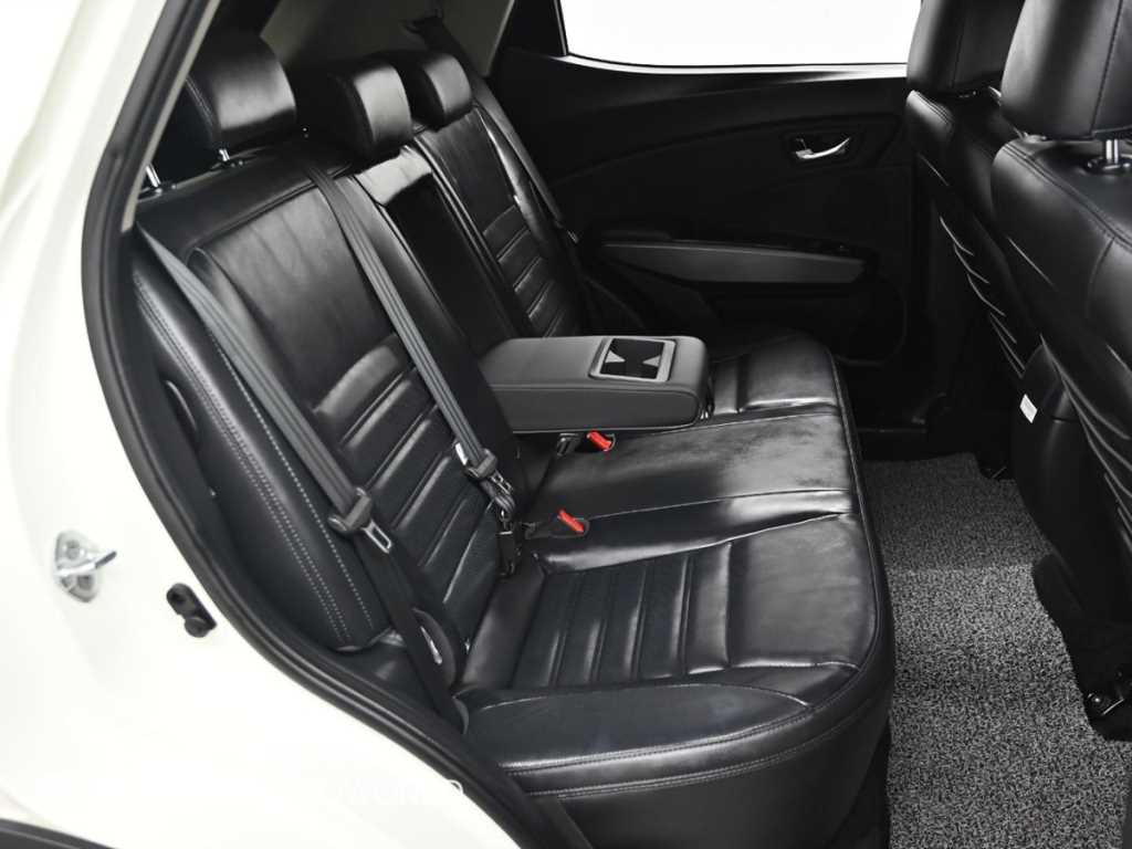 Ssangyong Tivoli - Vista 12