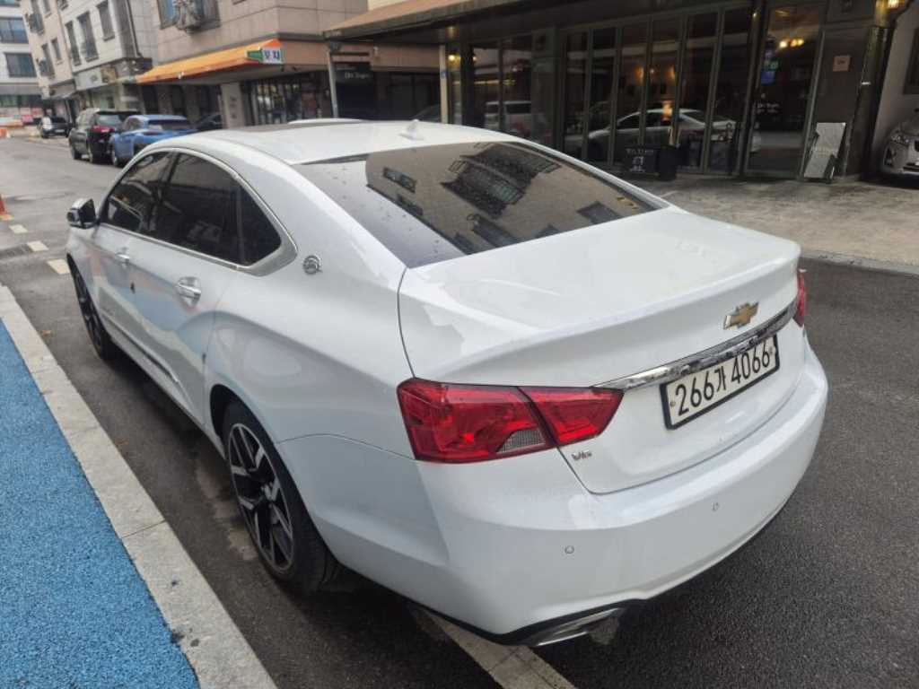 Chevrolet Impala - Vista 6