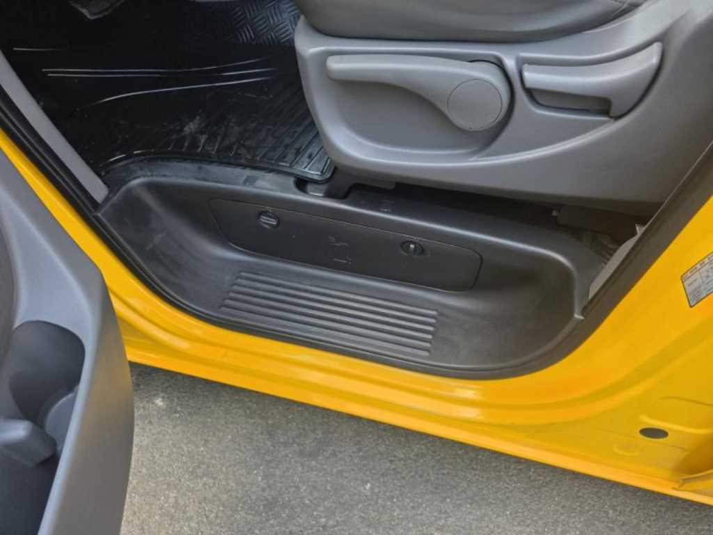 HYUNDAI Starex 2015 Amarillo - Importación desde Corea - HF Imports Iquique - Foto 13