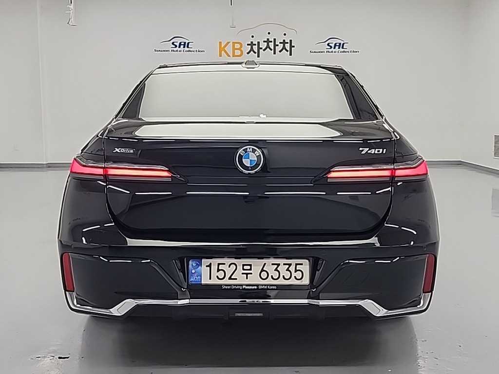 BMW 7 Series - Vista 3