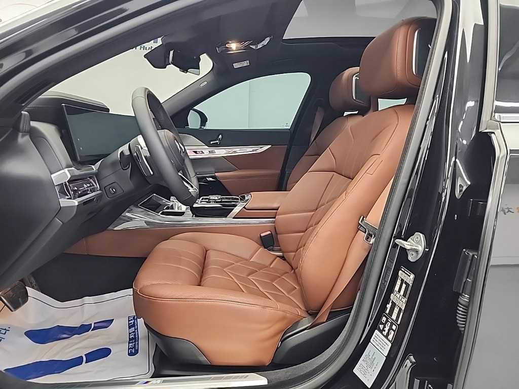 BMW 7 Series - Vista 11