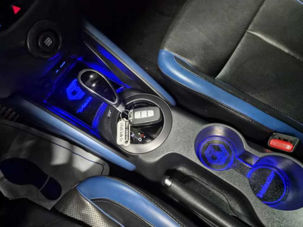 HYUNDAI Veloster - Vista 11