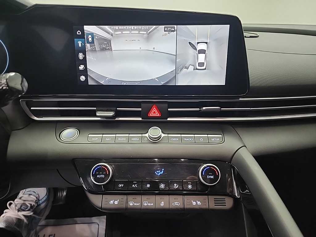 HYUNDAI Avante - Vista 10