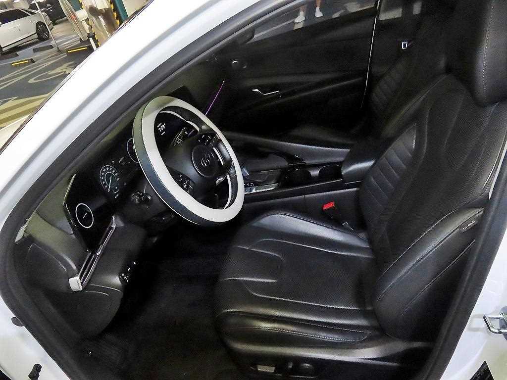 HYUNDAI Avante - Vista 6