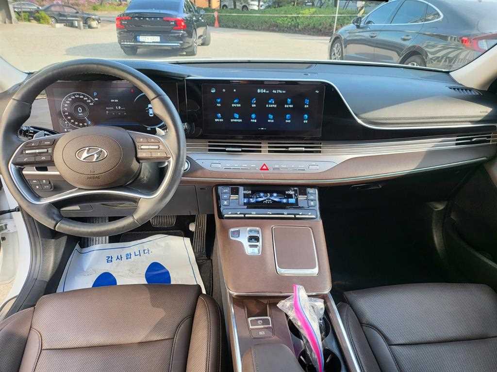 HYUNDAI Grandeur - Vista 7