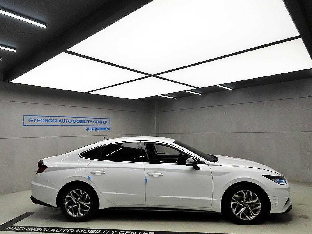 HYUNDAI Sonata - Vista 2