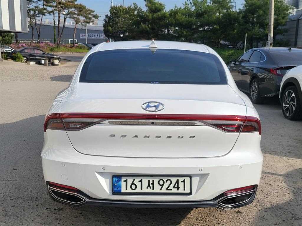 HYUNDAI Grandeur - Vista 4