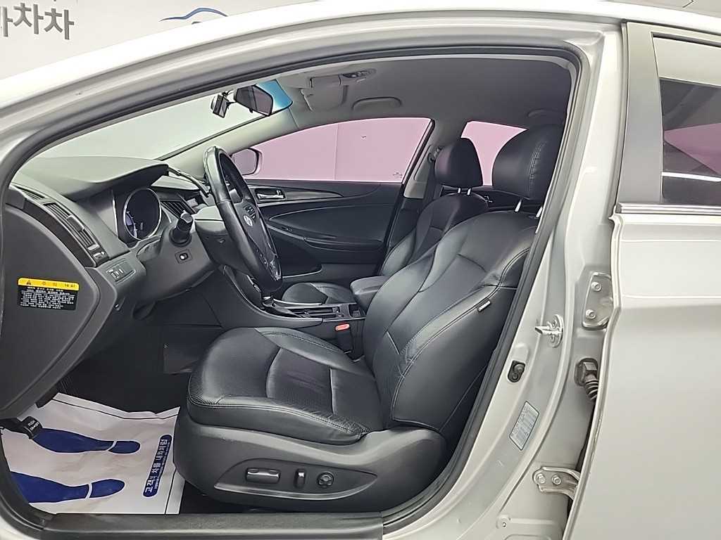 HYUNDAI Sonata - Vista 11