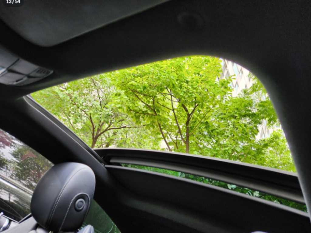 Mercedes Benz E class - Vista 8