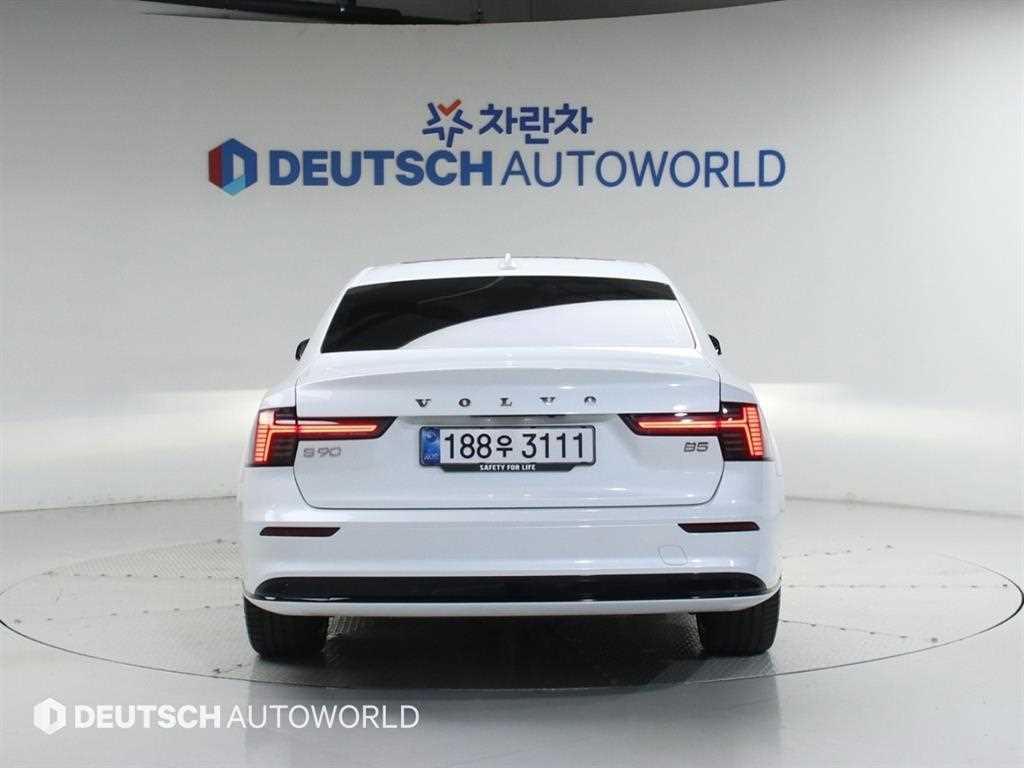 Volvo S90 - Vista 4