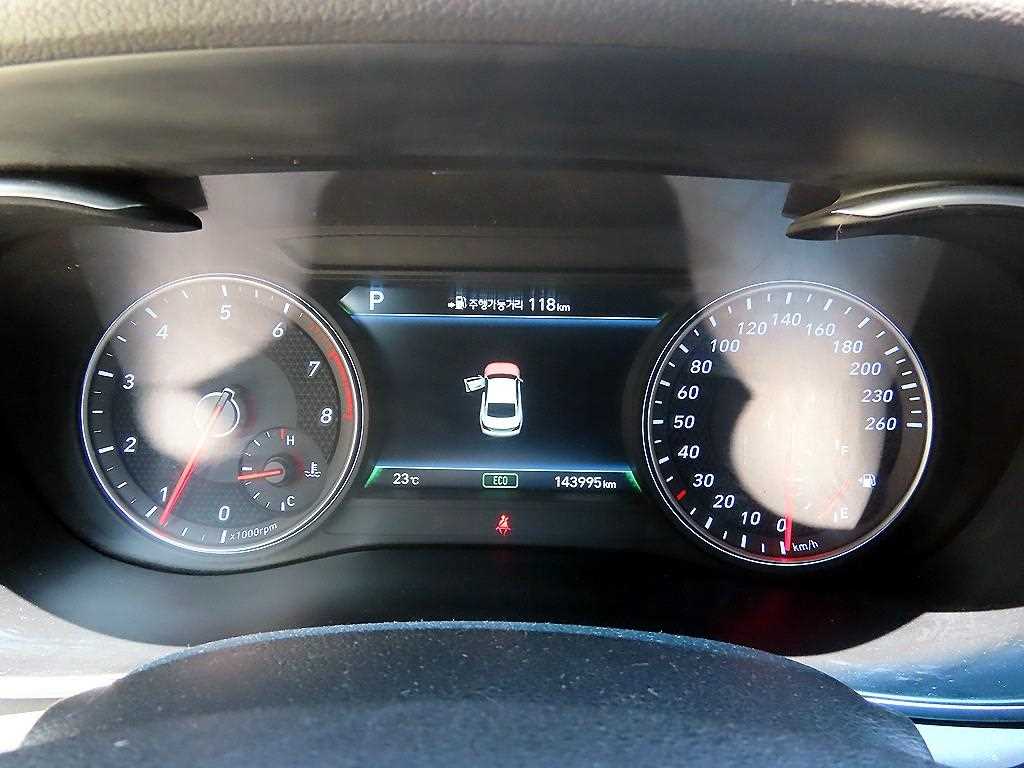 Genesis G70 - Vista 9