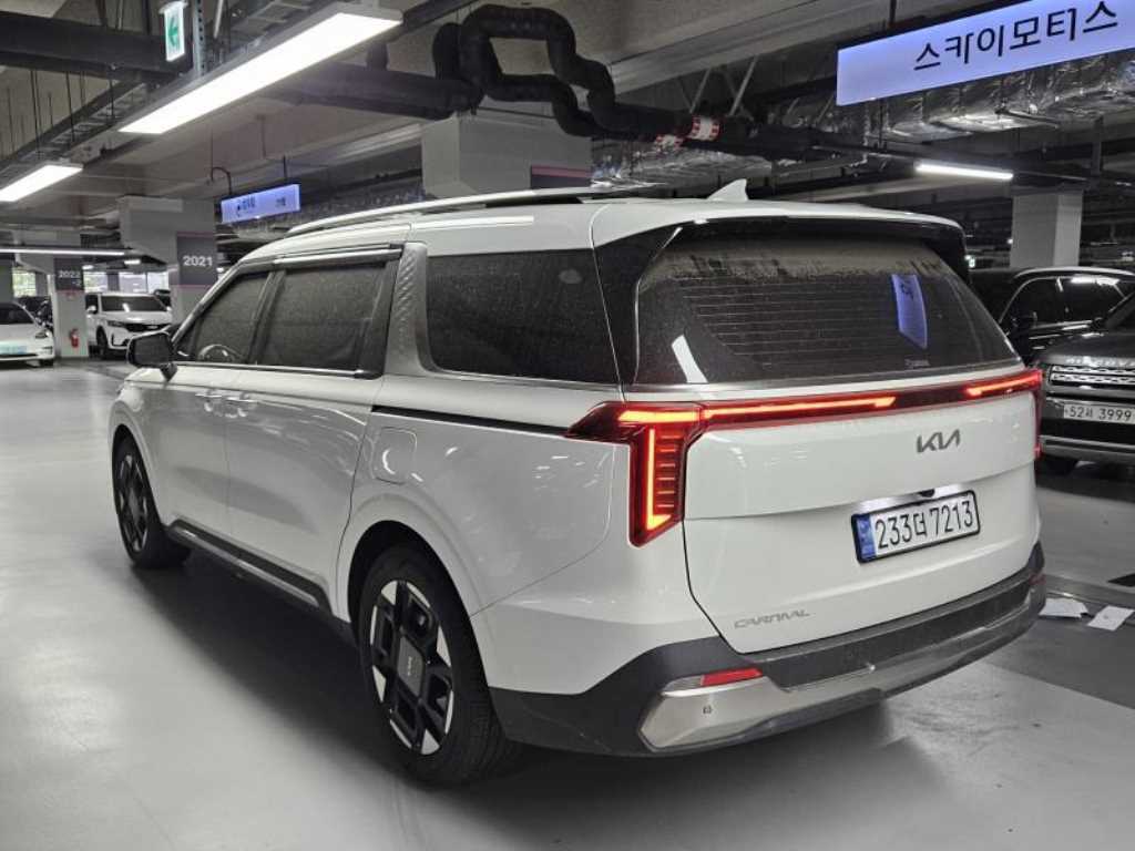 KIA Carnival - Vista 3