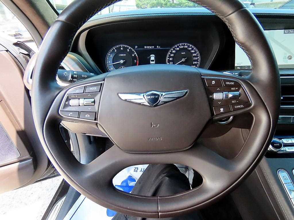 Genesis G90 - Vista 8