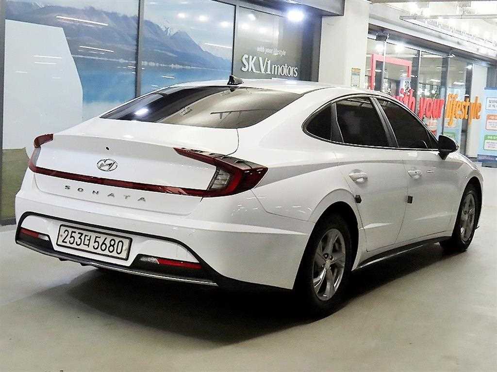HYUNDAI Sonata - Vista 4