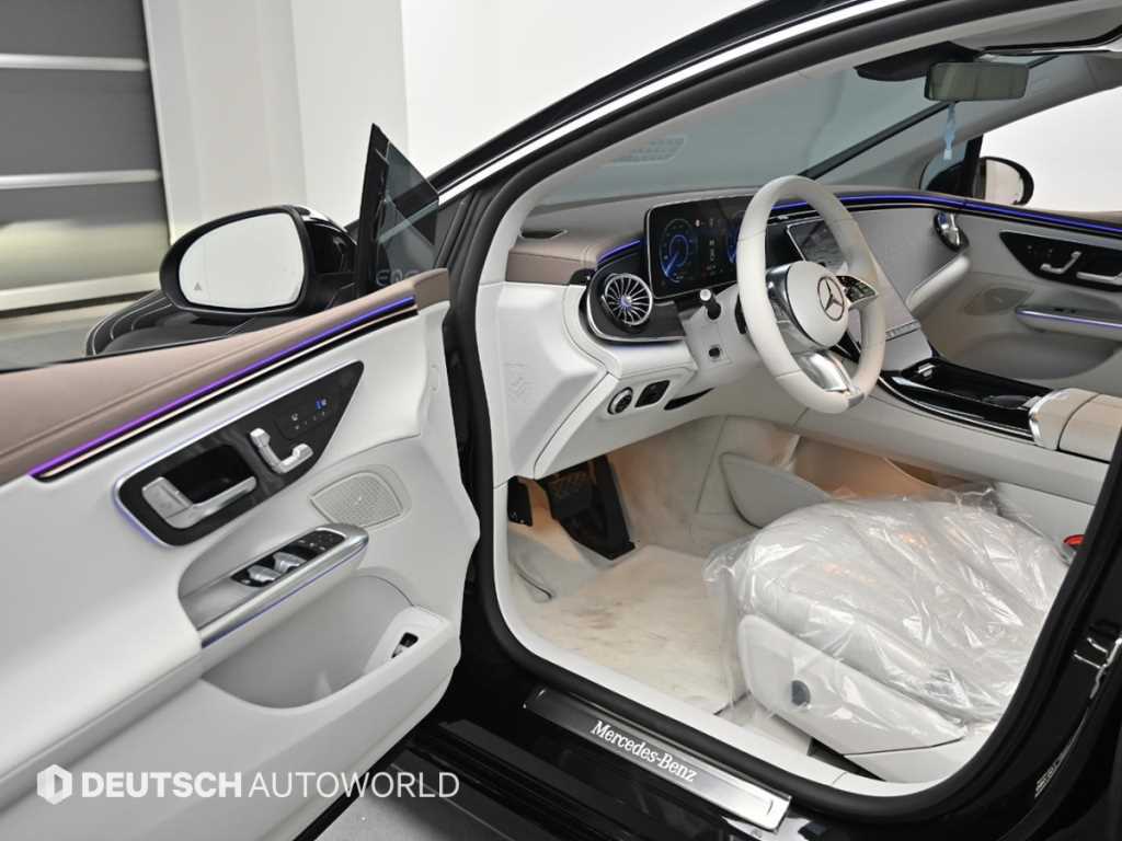 Mercedes Benz EQE - Vista 11