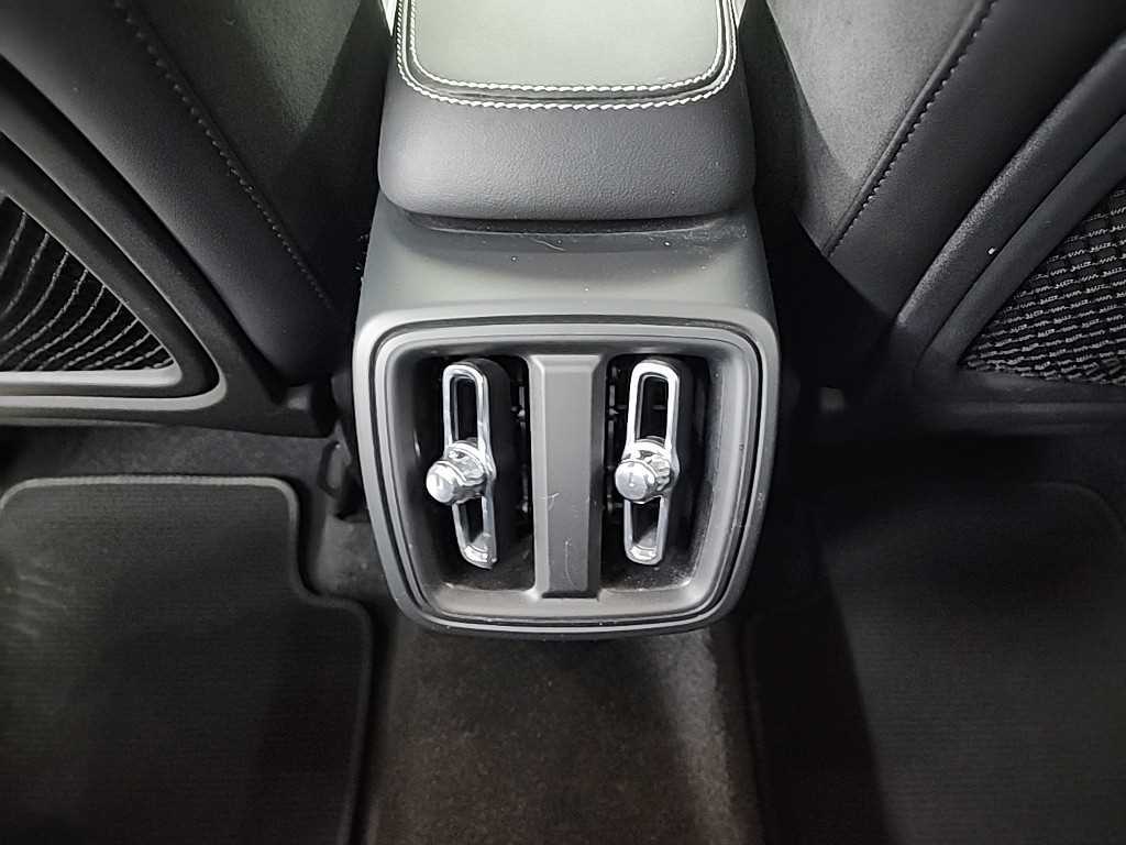 Volvo XC40 2022 Blanco - Importación desde Corea - HF Imports Iquique - Foto 13