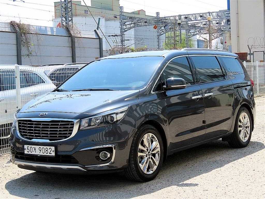 KIA Carnival - Vista 2