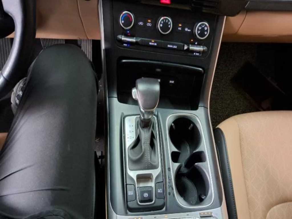 KIA Carnival - Vista 4