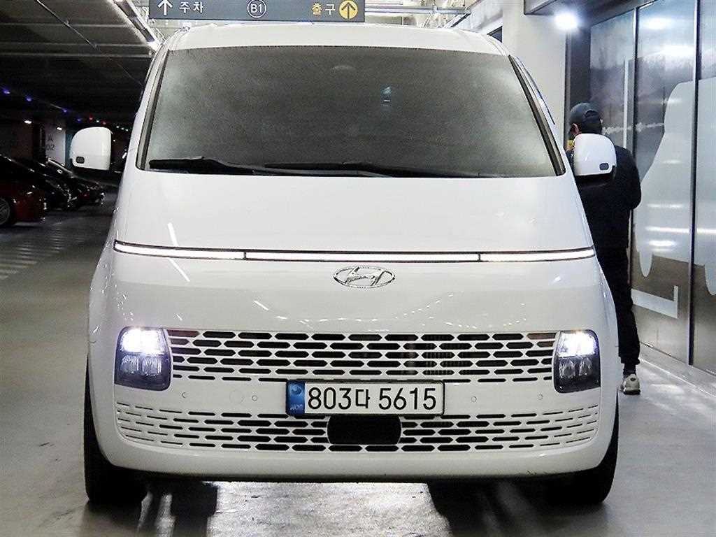 HYUNDAI Staria - Vista 2