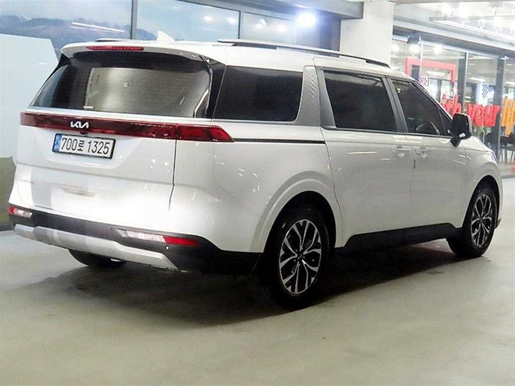 KIA Carnival - Vista 4