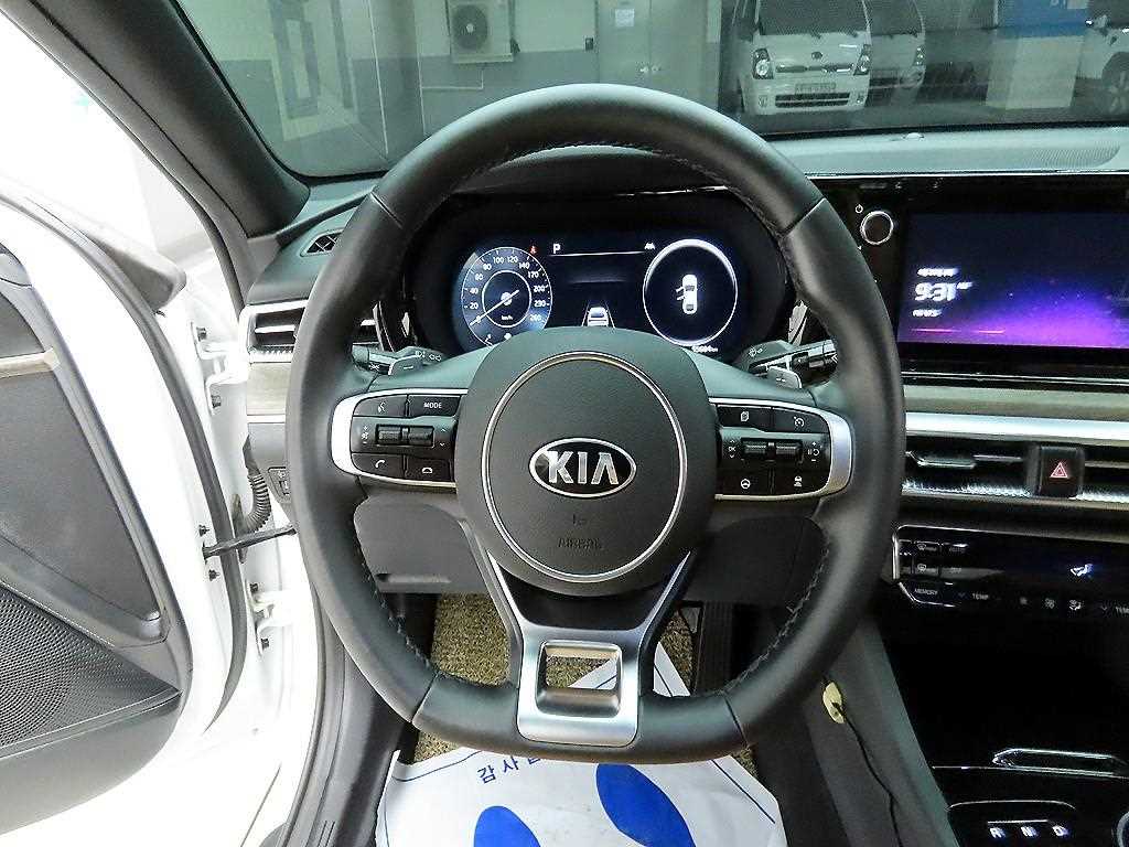 KIA K5 - Vista 7