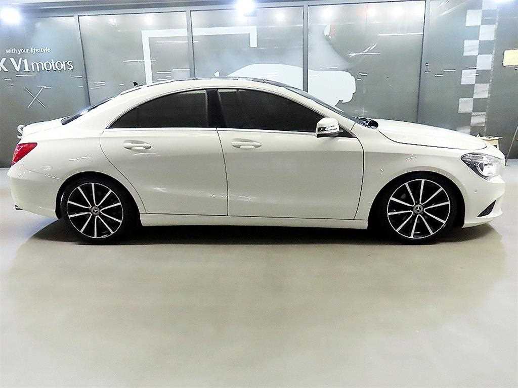 Mercedes Benz CLA Class - Vista 3