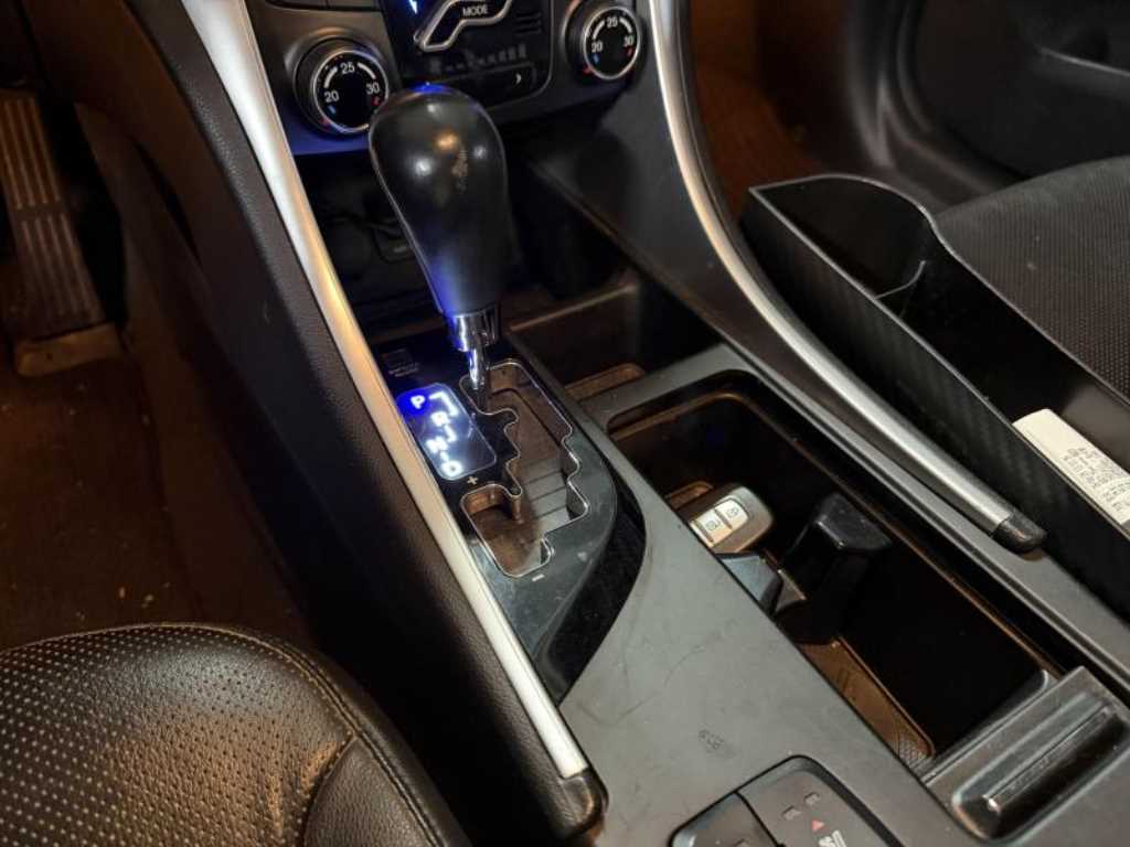 HYUNDAI Sonata - Vista 10