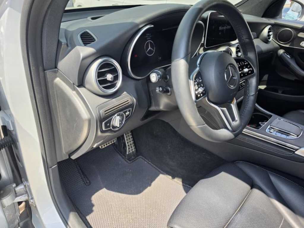 Mercedes Benz GLC Class - Vista 7