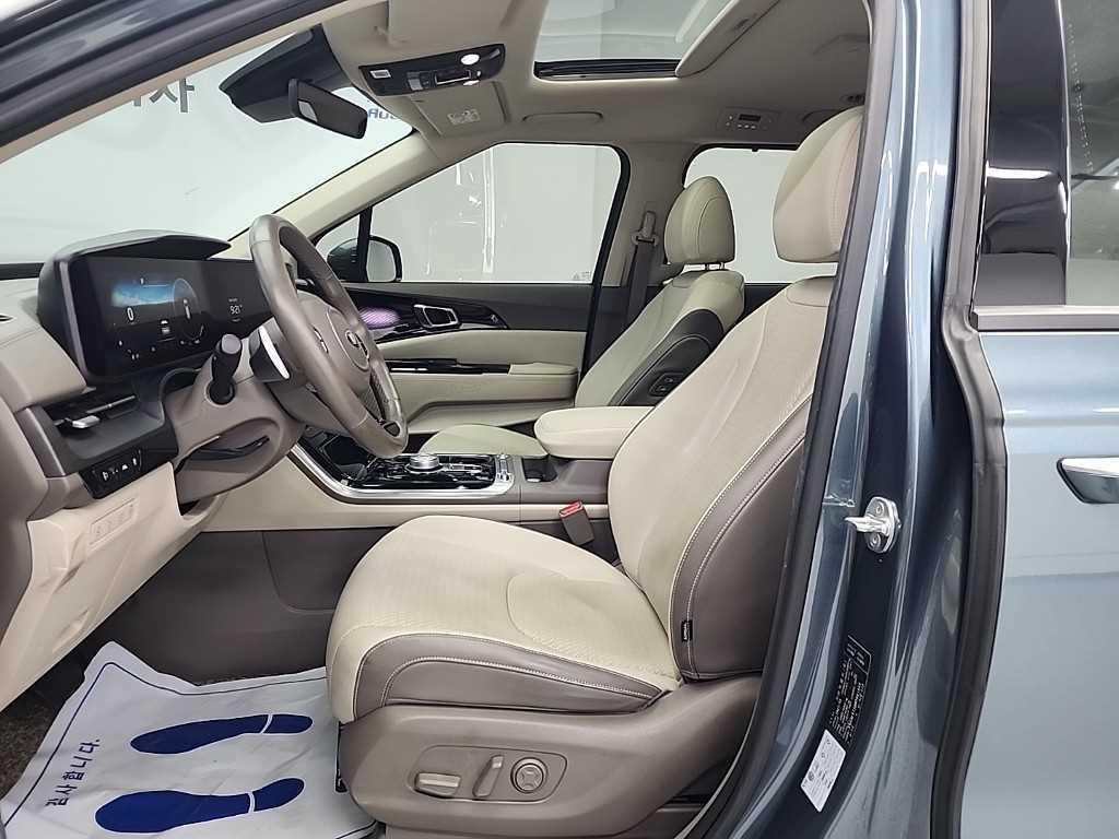 KIA Carnival - Vista 11
