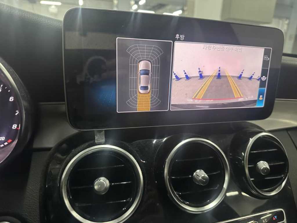 Mercedes Benz C Class - Vista 11