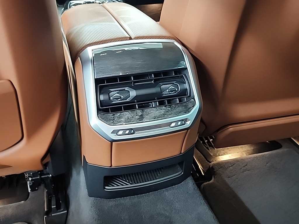 BMW 7 Series 2024 Negro - Importación desde Corea - HF Imports Iquique - Foto 13