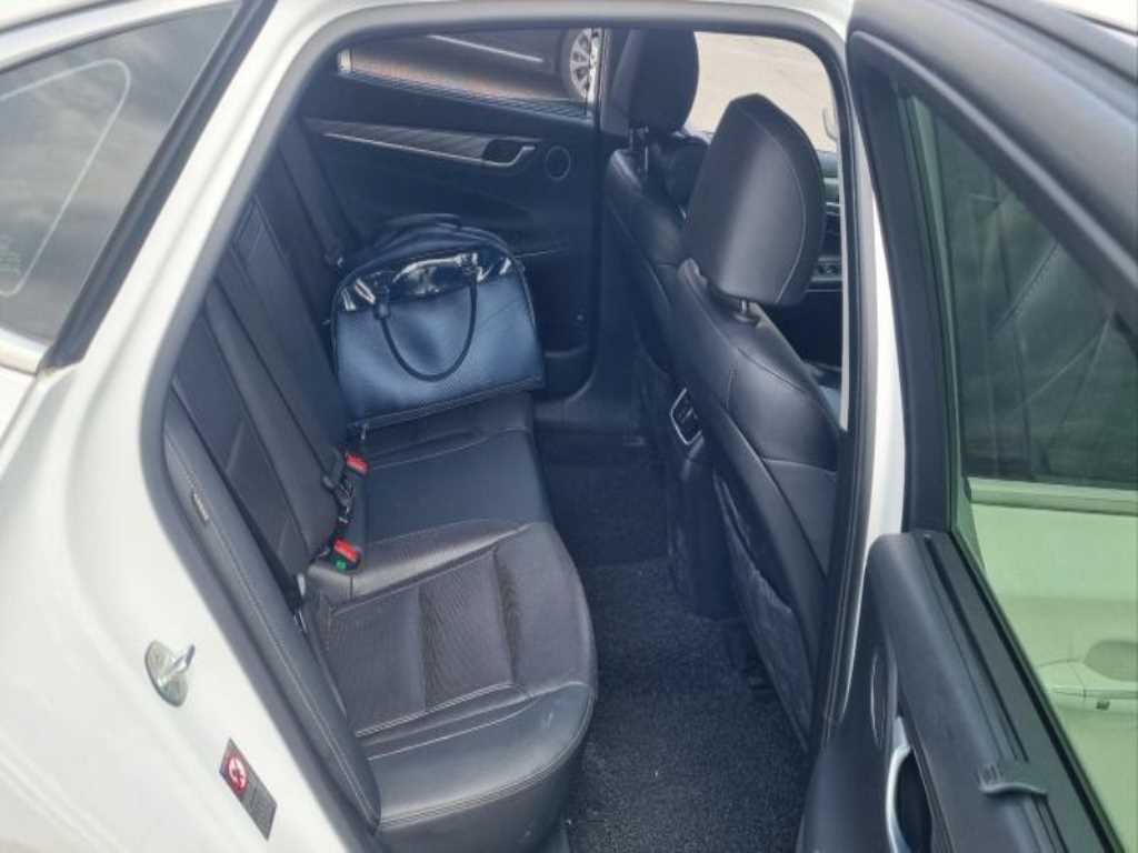 HYUNDAI Grandeur - Vista 7