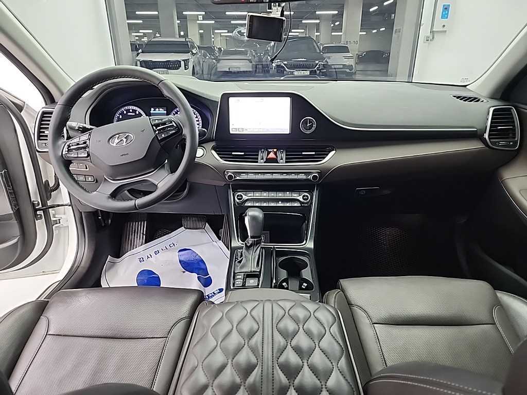 HYUNDAI Grandeur - Vista 7