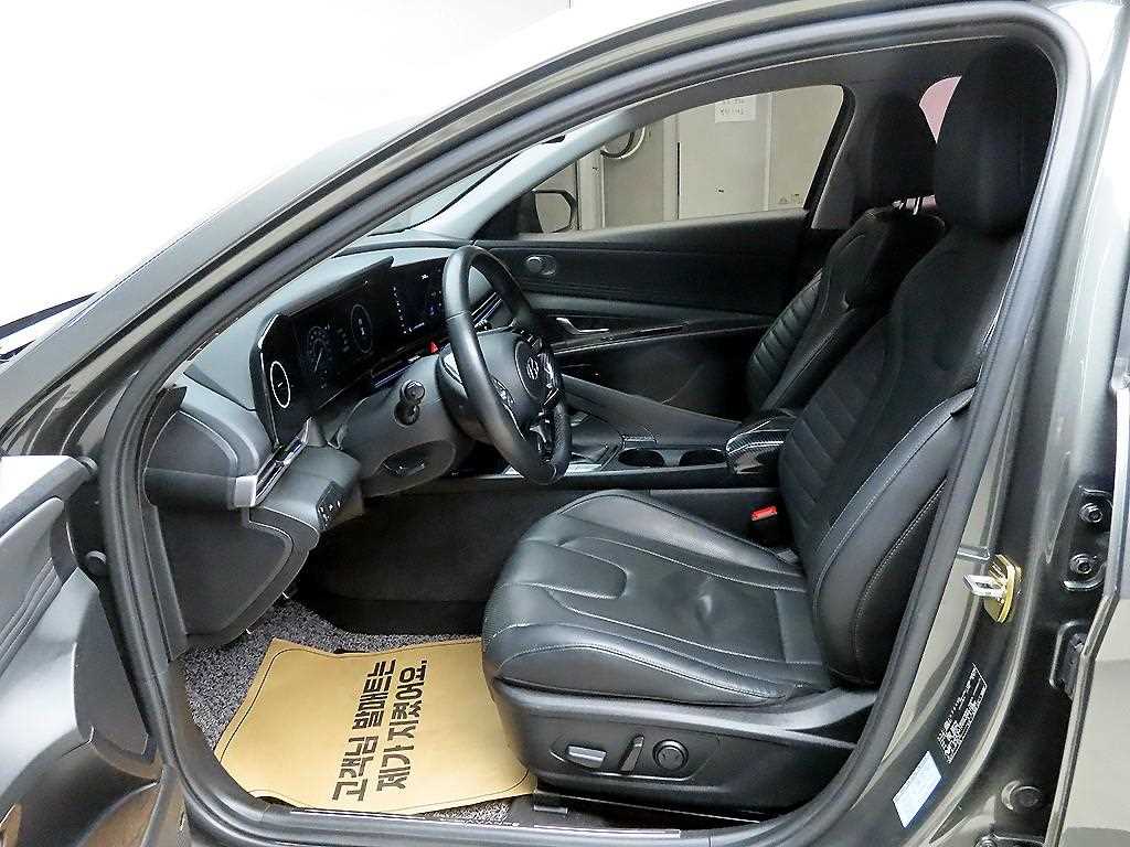 HYUNDAI Avante - Vista 5