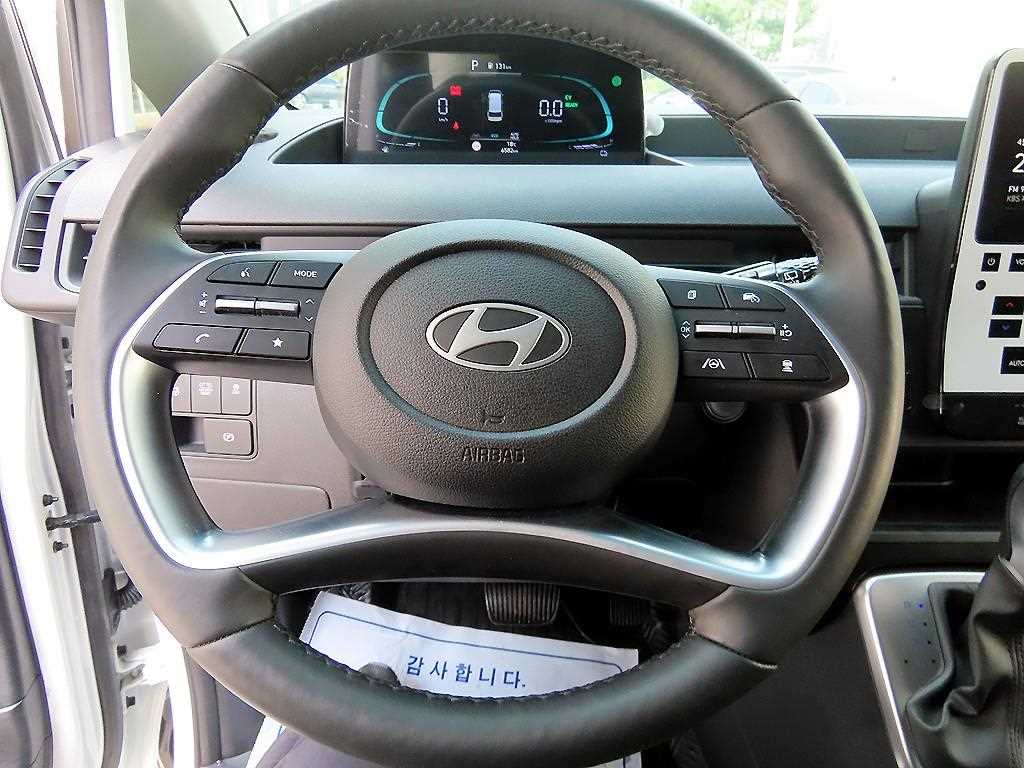 HYUNDAI Staria - Vista 8