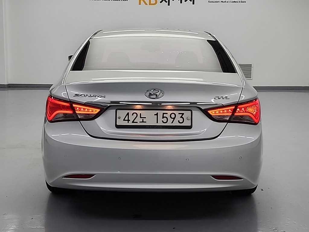 HYUNDAI Sonata - Vista 3