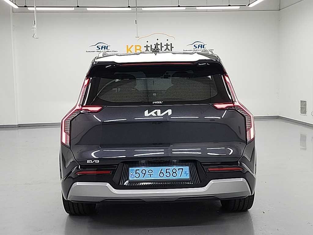 KIA EV9 - Vista 3