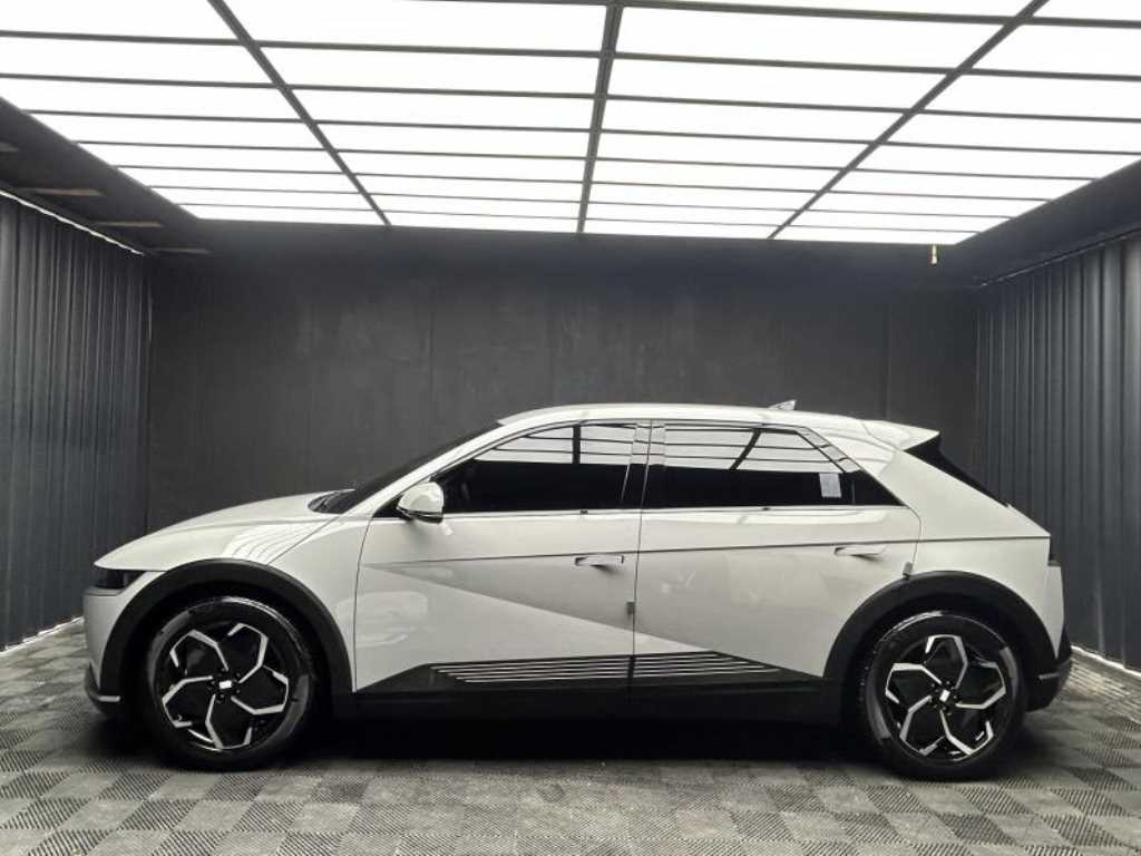 HYUNDAI Ioniq 5 - Vista 4