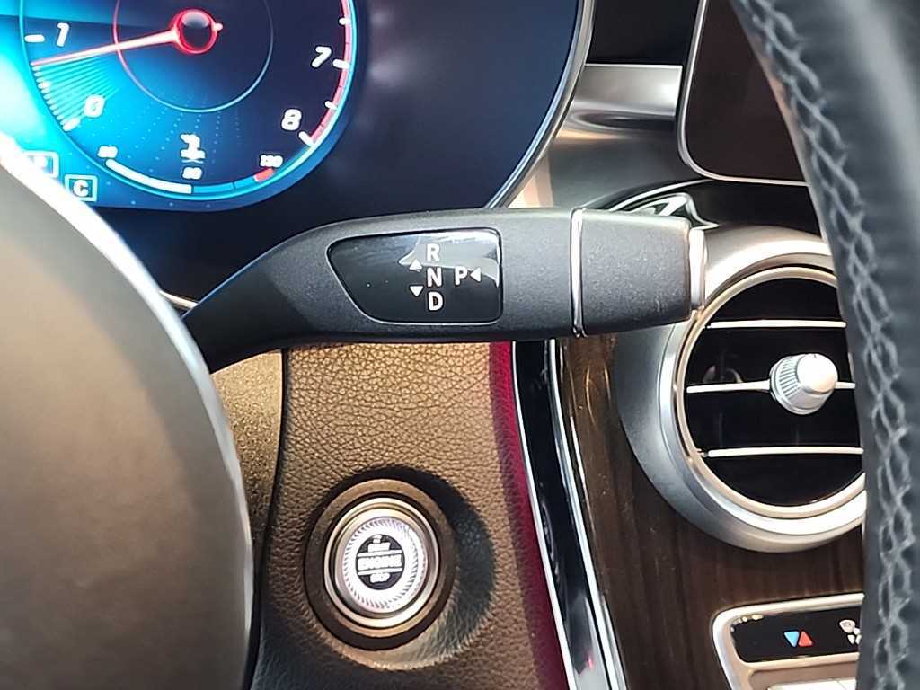 Mercedes Benz GLC Class - Vista 8