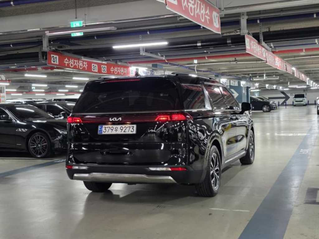 KIA Carnival - Vista 5